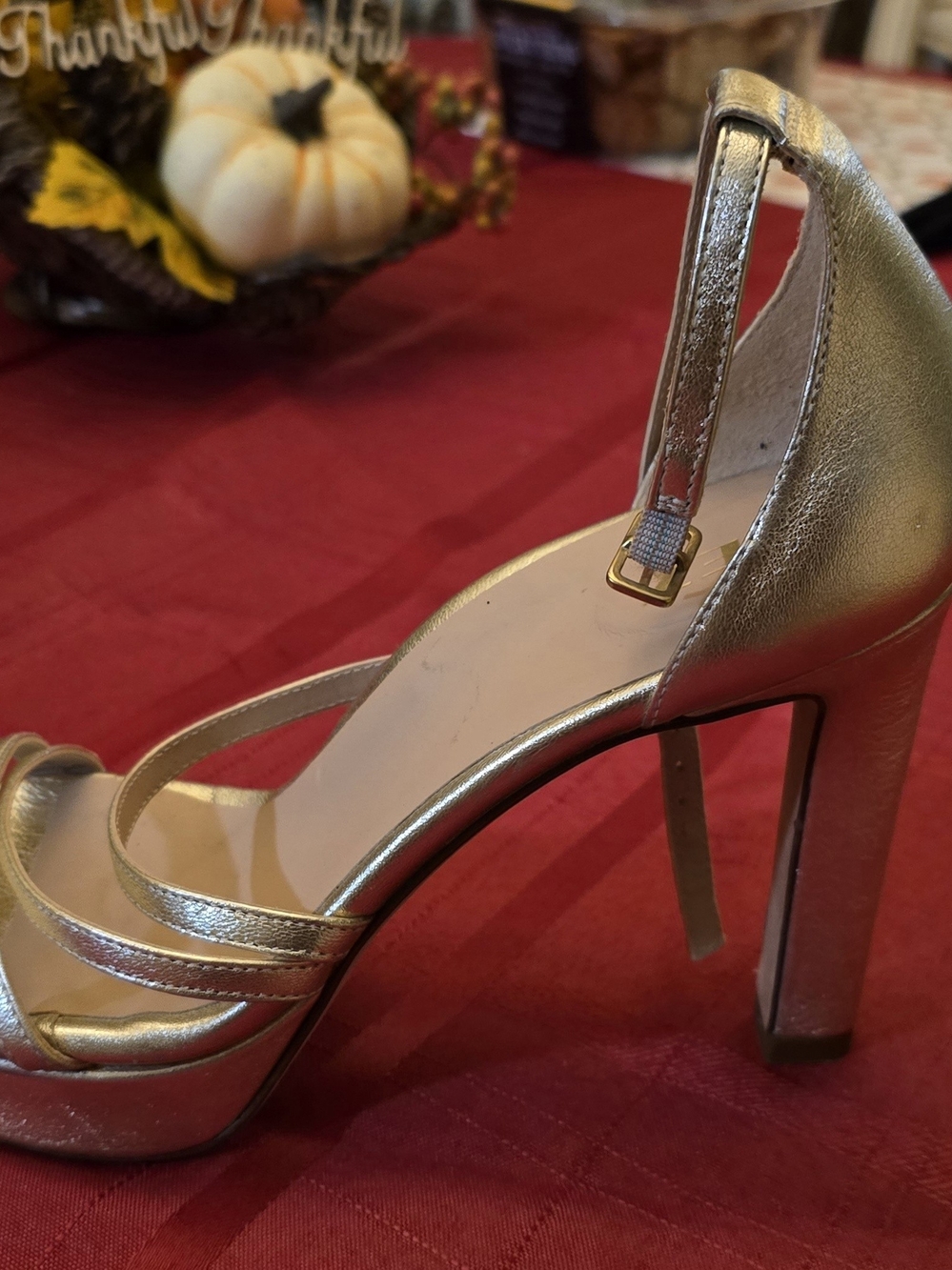 INEZ Gold High Heels 👠 - Picture 3 of 4